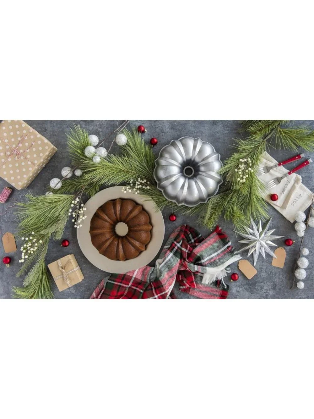 Classic 12-Cup Bundt Pan - Nonstick Bakeware for Perfect Cakes & Desserts
